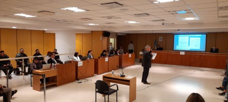 Jurados populares: las diferencias entre los juicios por Claudia Casmuz y Agostina Gisfman