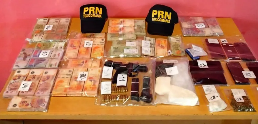 Desarticularon un punto de venta de drogas donde había dinero y armas