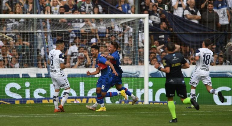 No pudo trepar a la cima: Gimnasia cayó con Tigre y complicó su andar ...