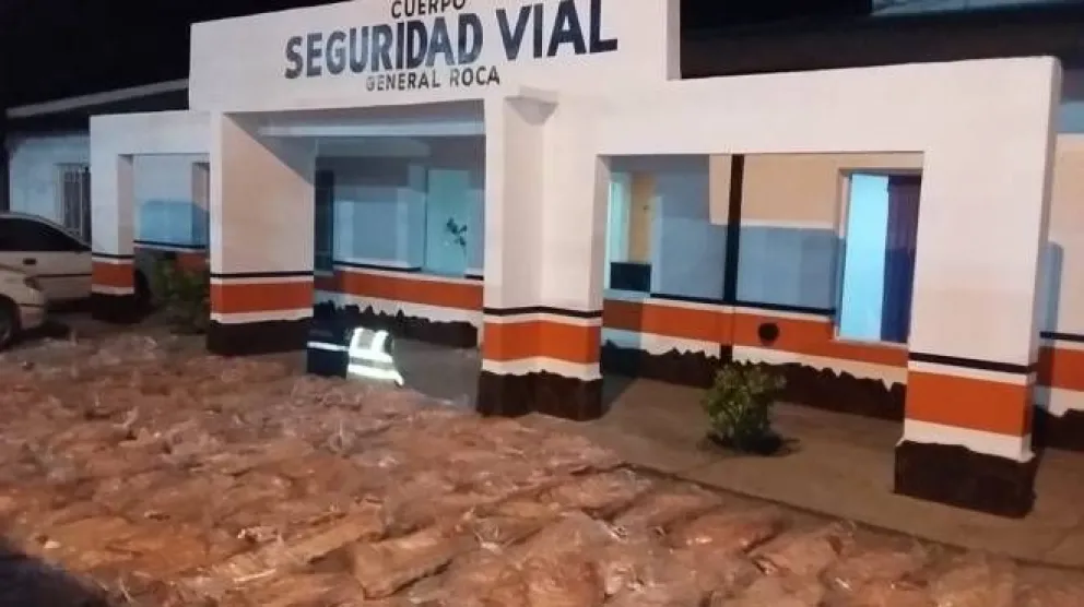"Si entre ellos se pelean"... Un hermano golpeó a otro para robarle su auto y lo atraparon en Huergo