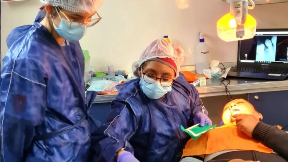 La atención odontológica llegó a 35 niños y niñas de la zona sur