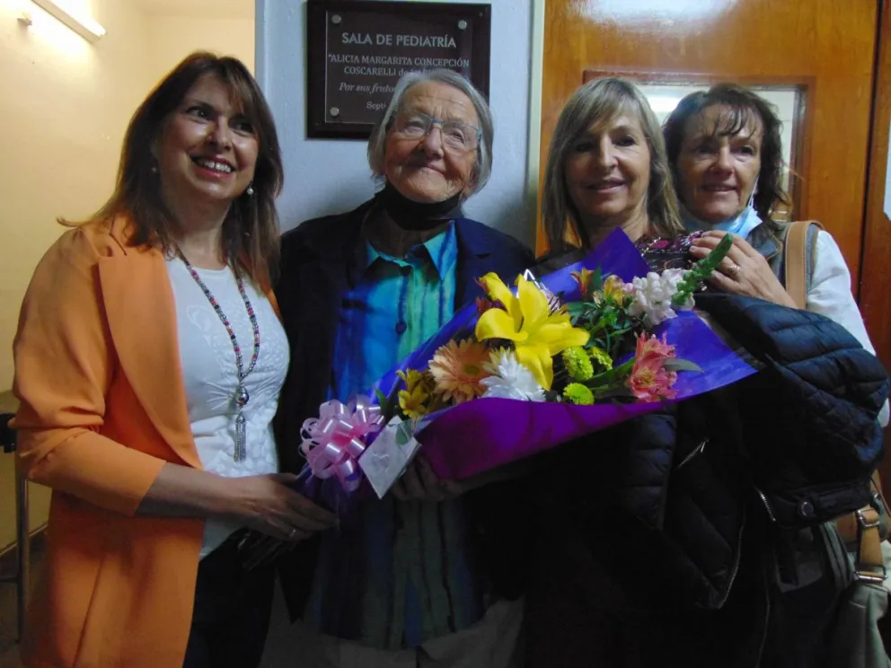 Merecido reconocimiento a Alicia Coscarelli, la primera pedíatra del hospital