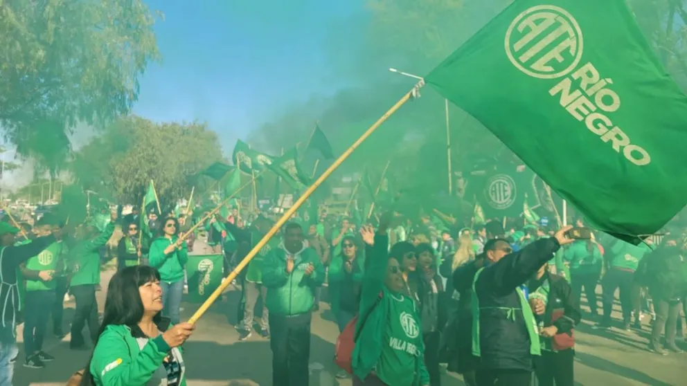 Atención: la semana empieza con un paro de ATE por posibles despidos en organismos nacionaless