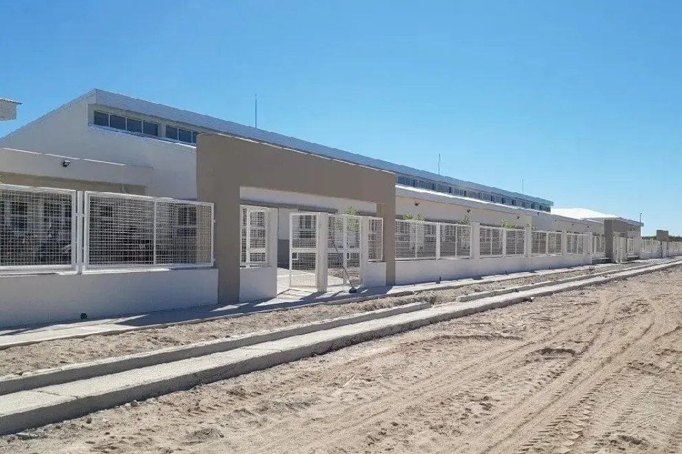 Estudiantes del CET 33 se quedaron sin el catering para su bajada porque el encargado de hacerlo desapareció. Hay denuncia. Foto (ANR)
