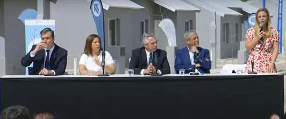 Soria en la visita presidencial: “tenía que asumir Alberto Fernández para volver a poner en construcción estas viviendas”