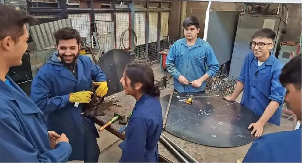 Estudiantes del CET 1 son finalistas en desafío de proyectos técnicos de todo el país