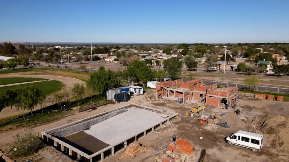 Avanza a pasos agigantados la obra del natatorio semiolímpico de zona norte