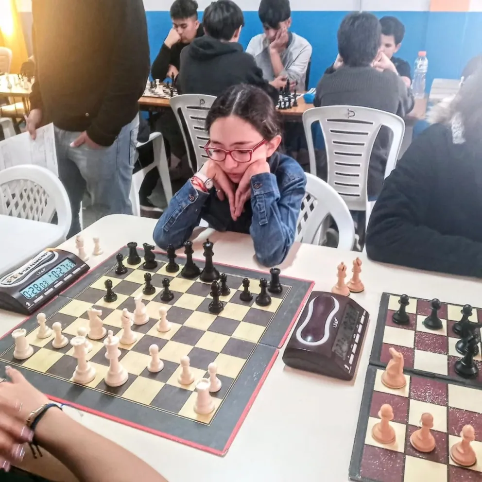 Una roquense de 12 años ganó el campeonato femenino de ajedrez rápido y viaja al Sudamericano