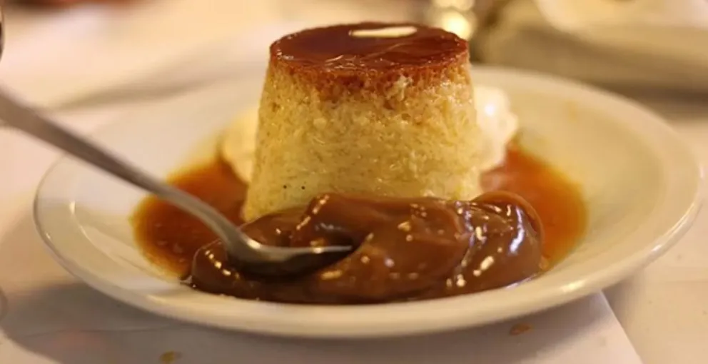 Rico y fácil de preparar: flan de coco y dulce de leche en sólo ¡15 minutos!