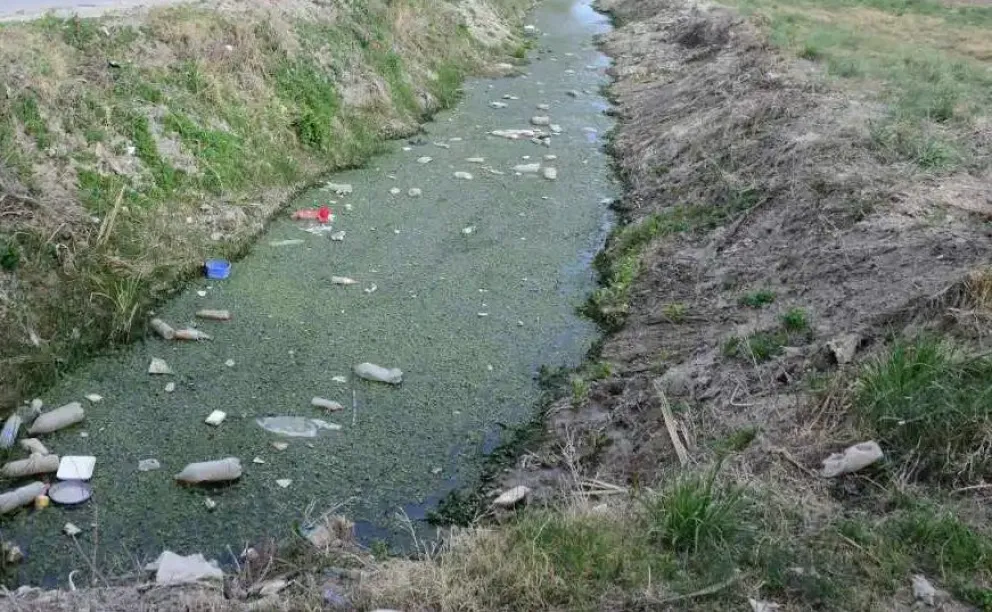 Vecinos presentaron un amparo colectivo exigiendo a la justicia que una sidrera deje de contaminar