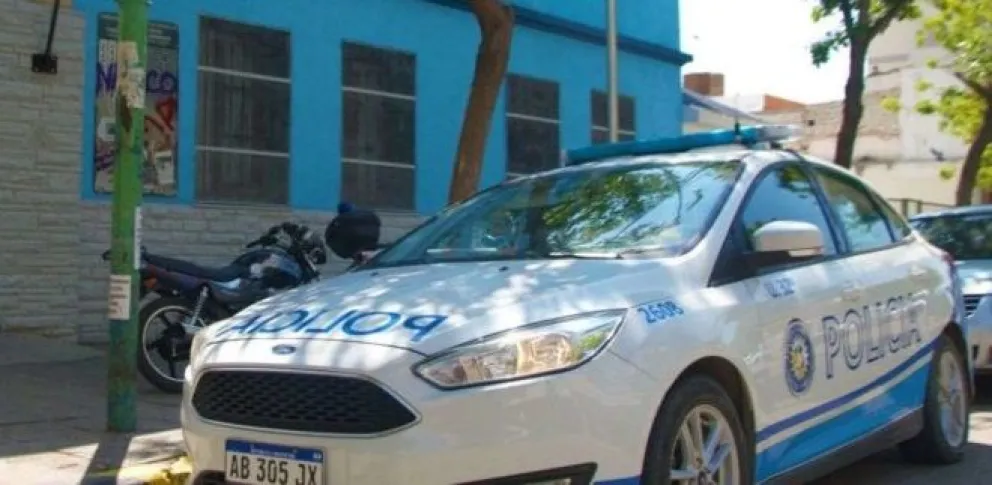 Curioso: Dos vehículos estaban abandonados y la policía se encontró con una sorpresa