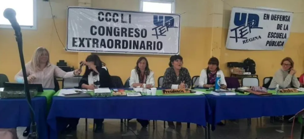 UnTER y el gobierno se reúnen hoy para discutir la última paritaria del año