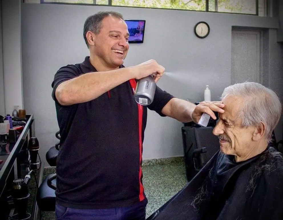 Murió Gabi, el peluquero de una era de la política provincial