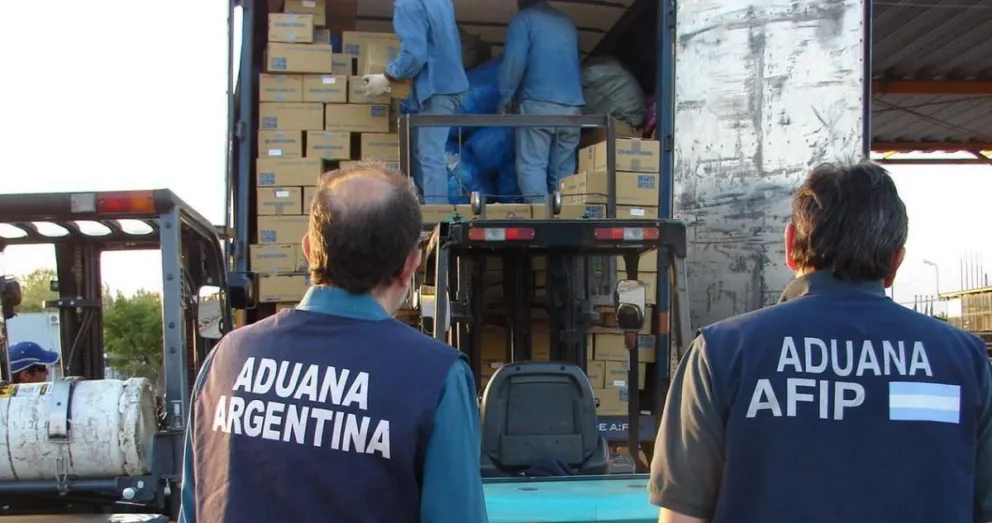 Montaron una empresa falsa para llevar manzanas de la región hacia Bolivia 