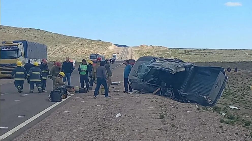 Grave accidente: una camioneta oficial del Gobierno volcó a la altura de Jacobacci 