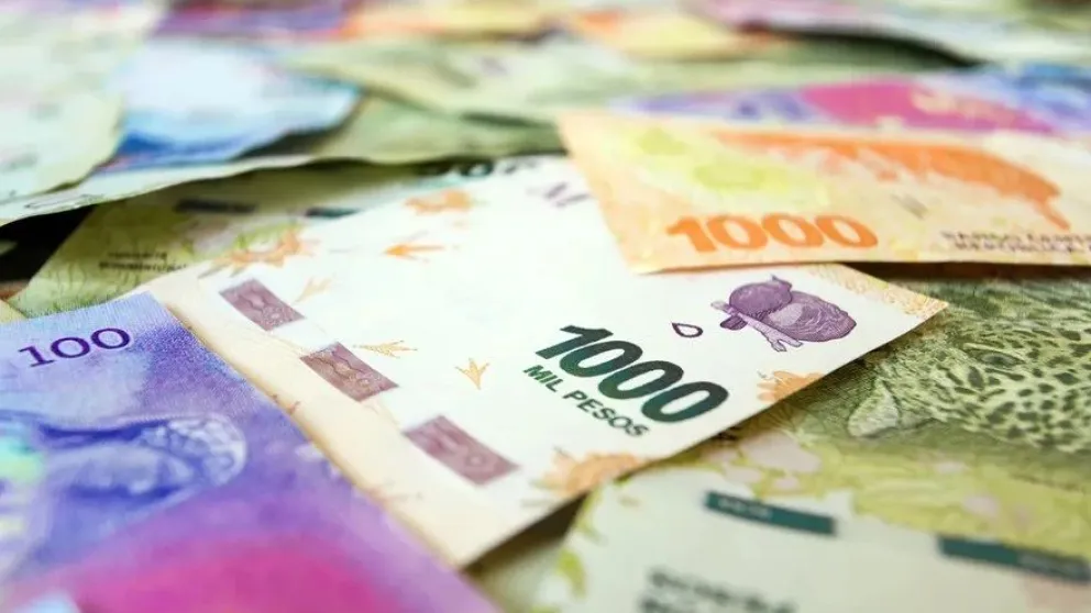 Encontró más de 200 mil pesos en las calles de Roca y los devolvió 