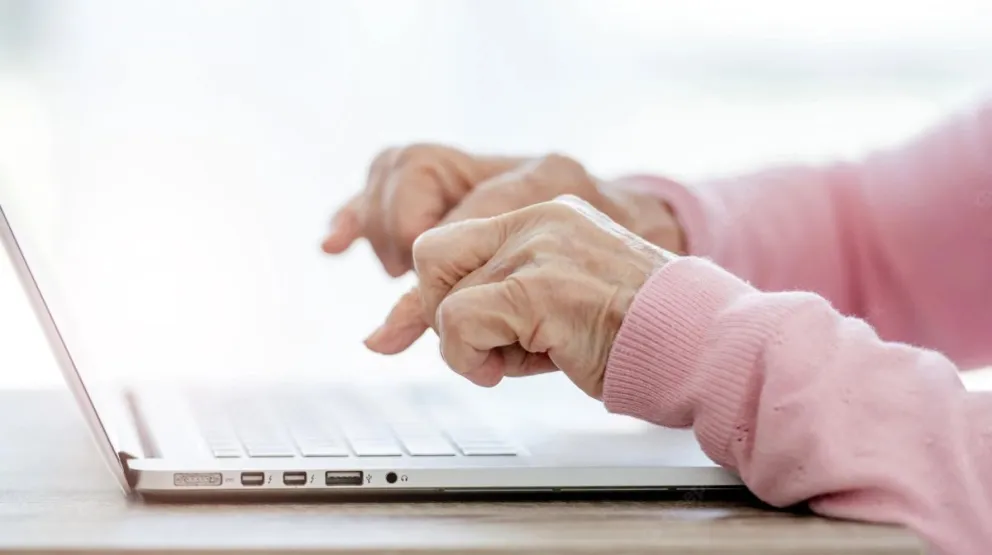 Con 83 años contrató un seguro pero no le dieron suficiente información: deberán devolverle el dinero
