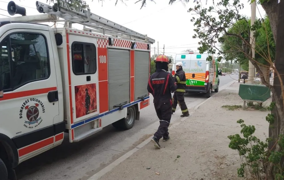 Se incendió una vivienda y dos personas terminaron con lesiones 
