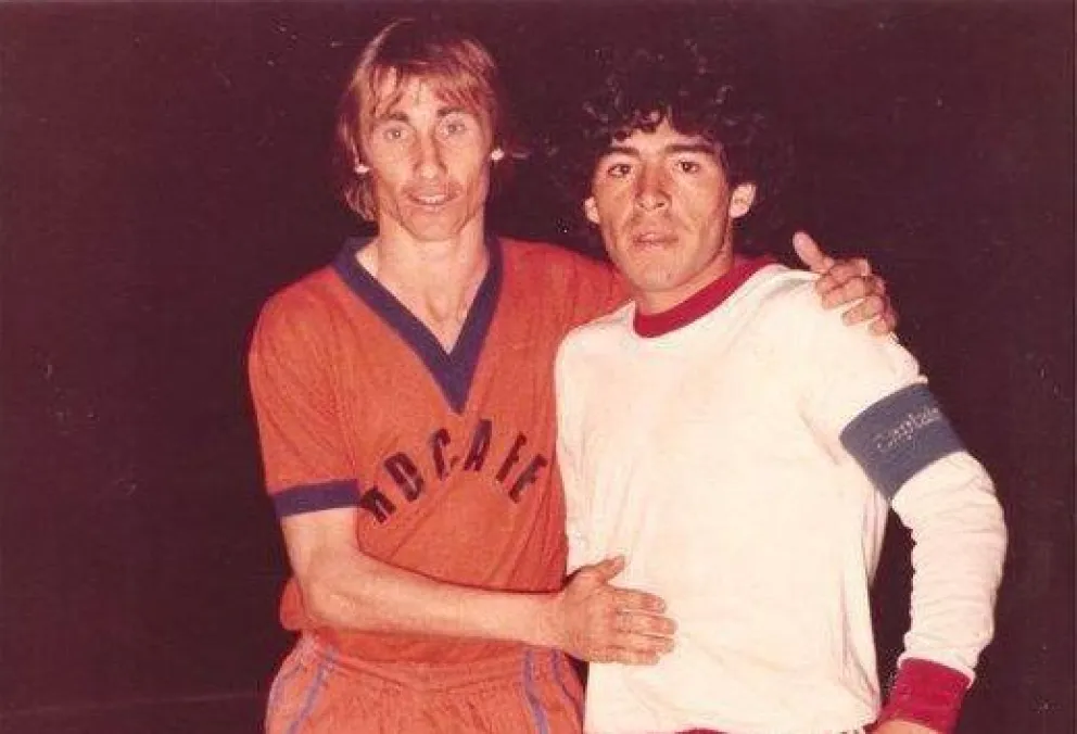 El Diego en el Maiolino: la foto que inmortalizó un momento único en la historia de Roca