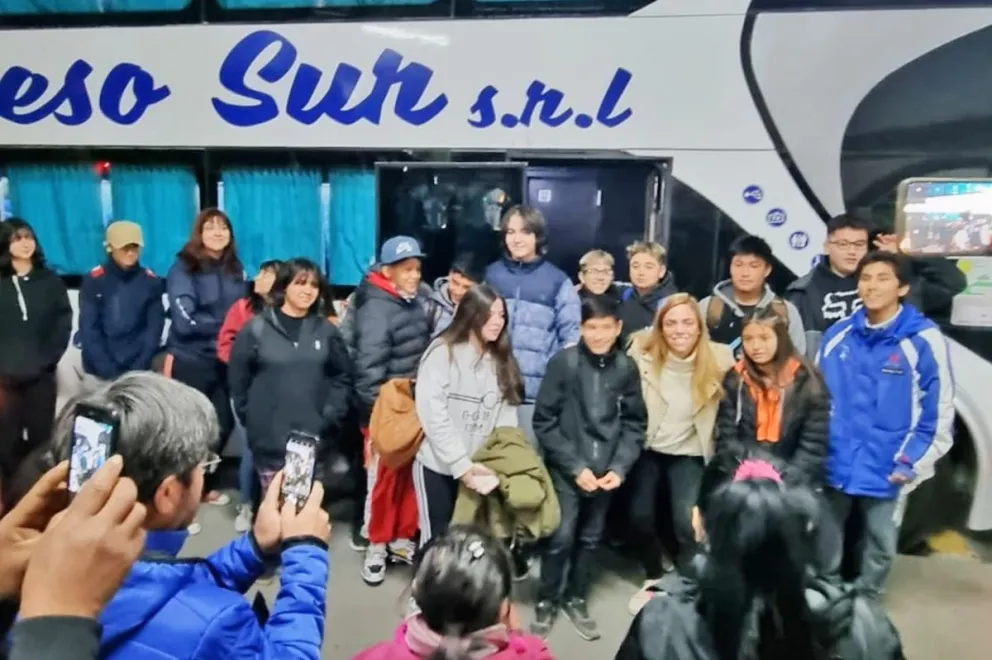 Los alumnos de las ESRN 107 reciclaron y se ganaron un viaje a Mendoza