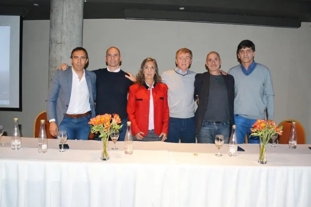Álvarez Guerrero: “encima que somos pocos radicales, nos peleamos entre nosotros”