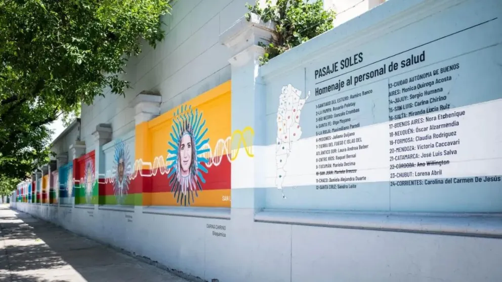 ¿Quién es el microbiólogo roquense que aparece en un mural homenaje en Buenos Aires?