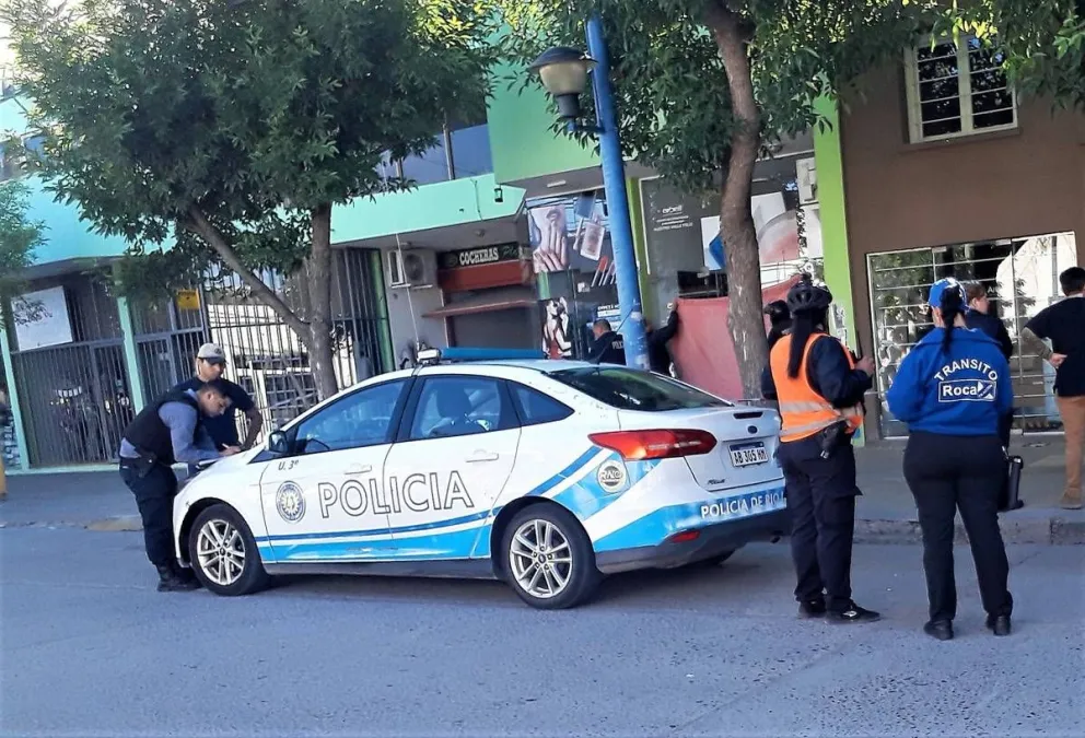 Ahora: Un hombre apareció sin vida en un local céntrico de Roca