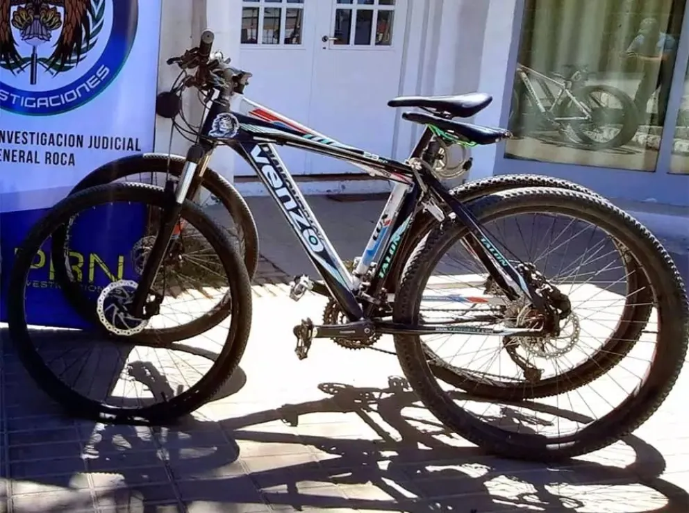 Allanamiento productivo: Secuestran una moto y una bicicleta