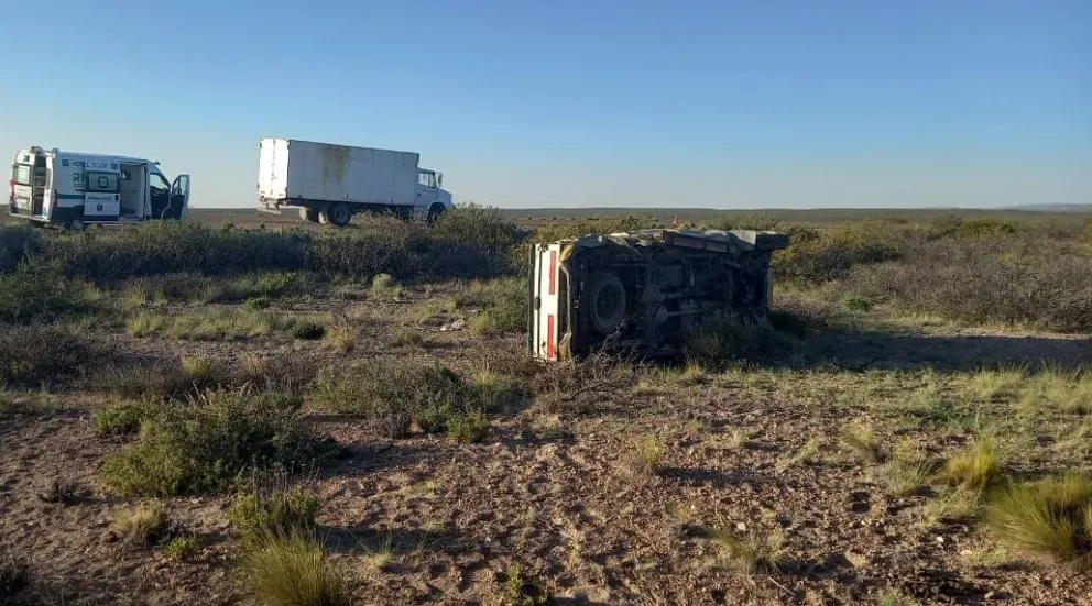 Una persona muerta en un vuelco ocurrido entre Roca y el Cuy