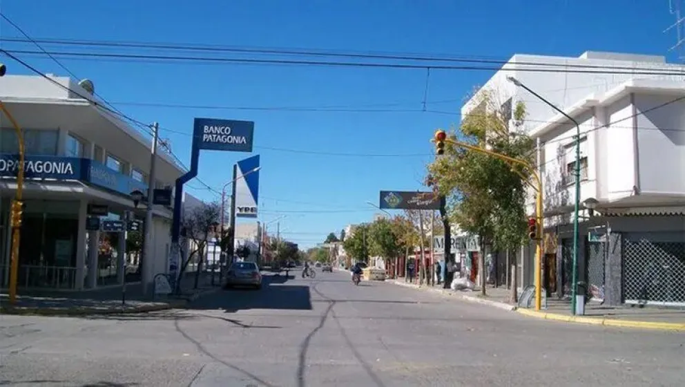 Una mujer denunció a policías que la agredieron en la vía pública