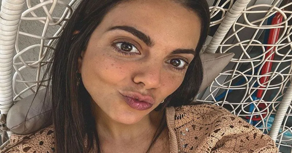 A un mes de haberse operado, Belu Lucius se lanzó a la pileta y mostró su traje de baño favorito