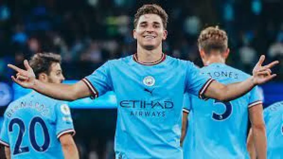 Julián Álvarez: volvió a convertir y lucha para ser titular en el Mundial