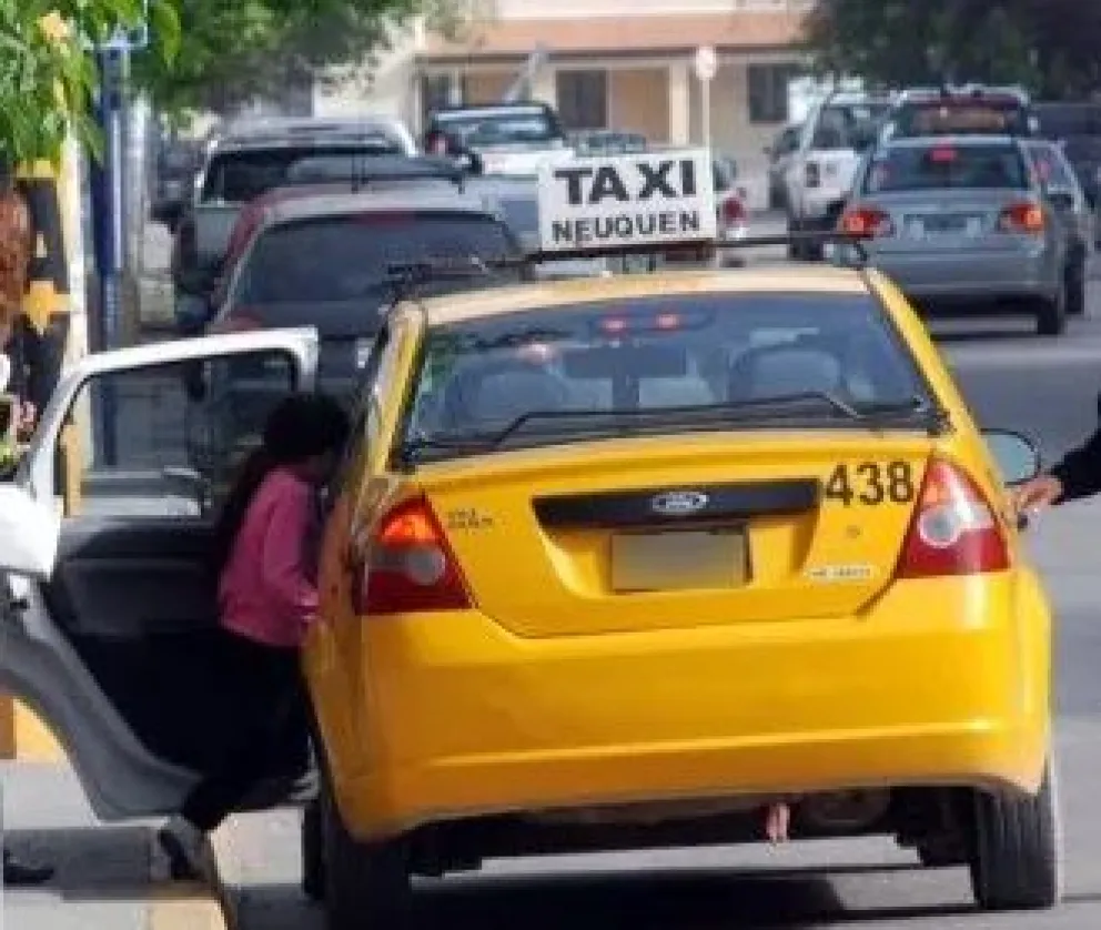 Se pasó de vivo: Tomó un pasaje en Neuquén, cuando llegó a Roca no quiso pagar y terminó preso