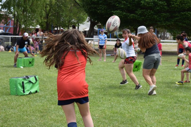 Roca Rugby: Se realizó el primer encuentro de Rugby infantil femenino