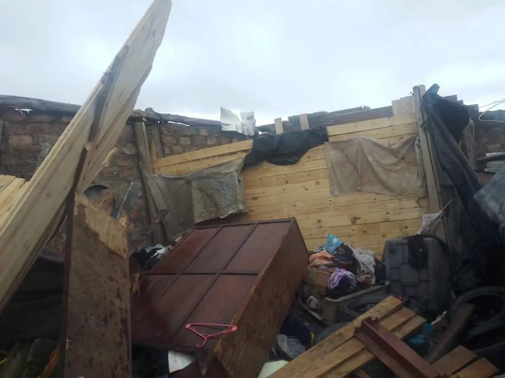 Perdieron todo por el temporal y necesitan la solidaridad de Roca 
