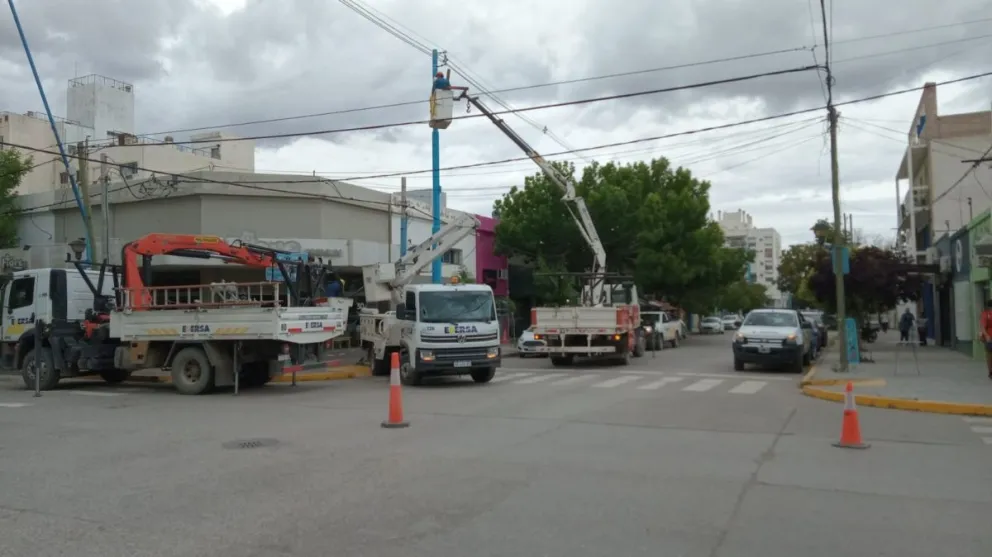 Tras varias horas de trabajo, el servicio de energía está normalizado en toda la ciudad
