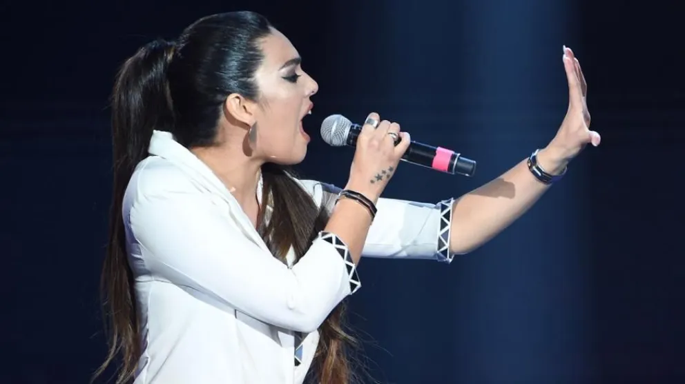 ¿A qué hora estará Angela Leiva en el Festival de la Sidra?