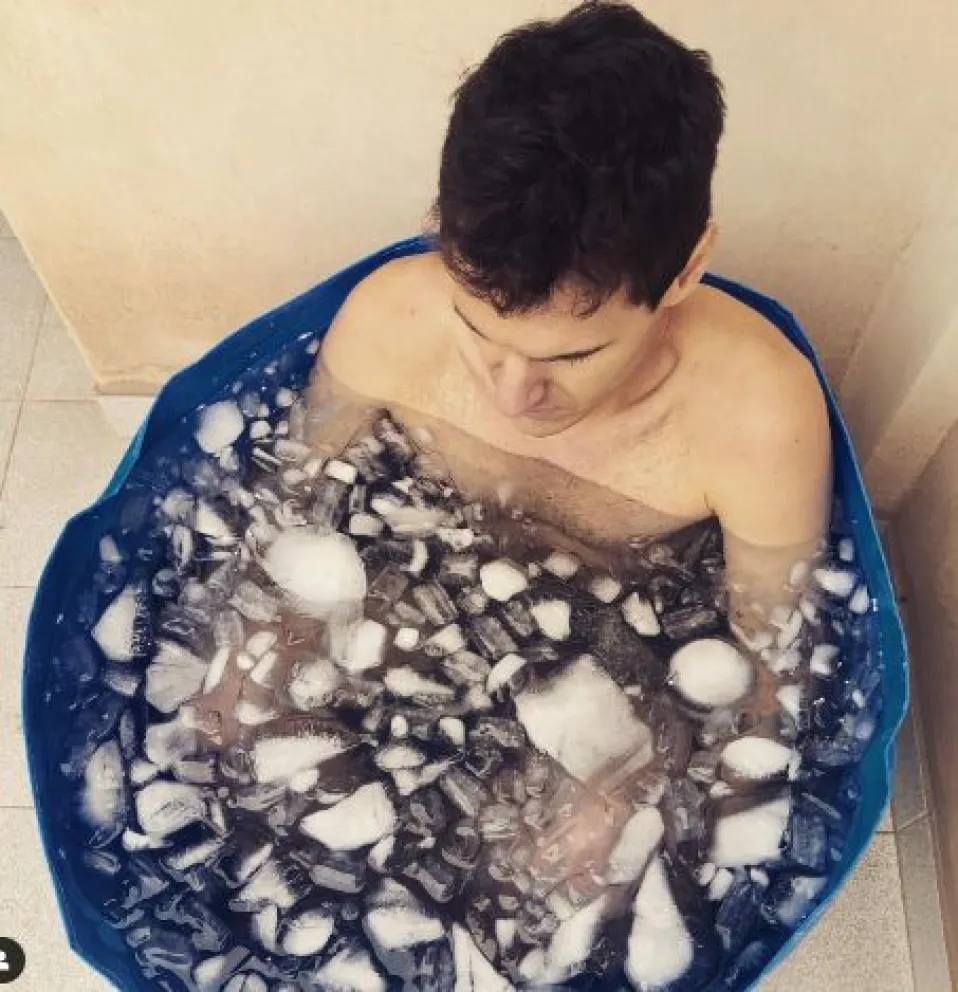Vecinos del Alto Valle se sumergen en agua con hielo: ¿de qué se trata el método Wim Hof?