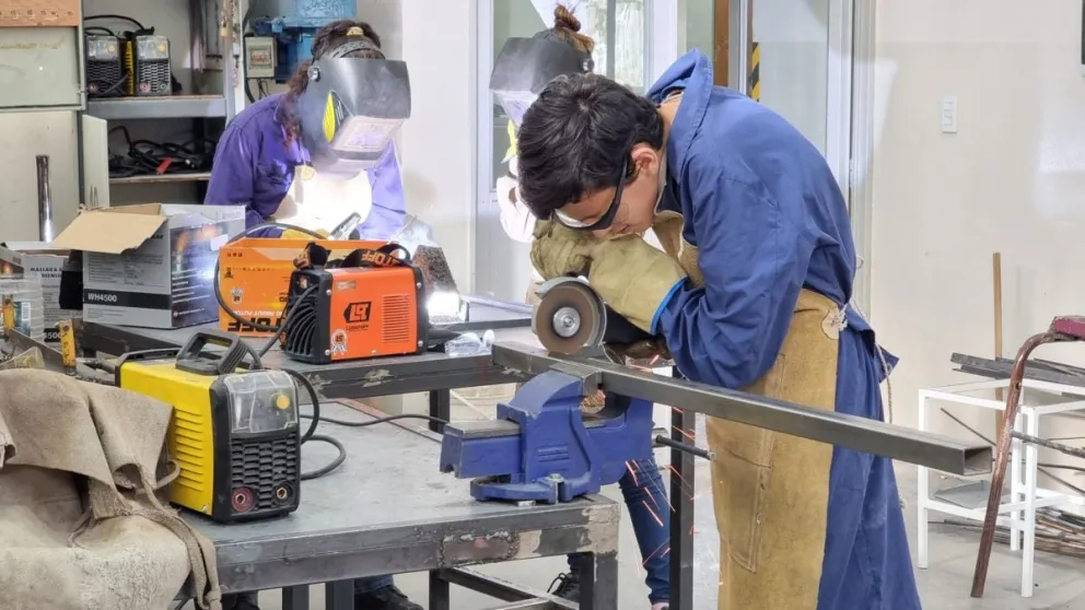 Expo de escuelas técnicas en Roca: una muestra de creatividad y formación