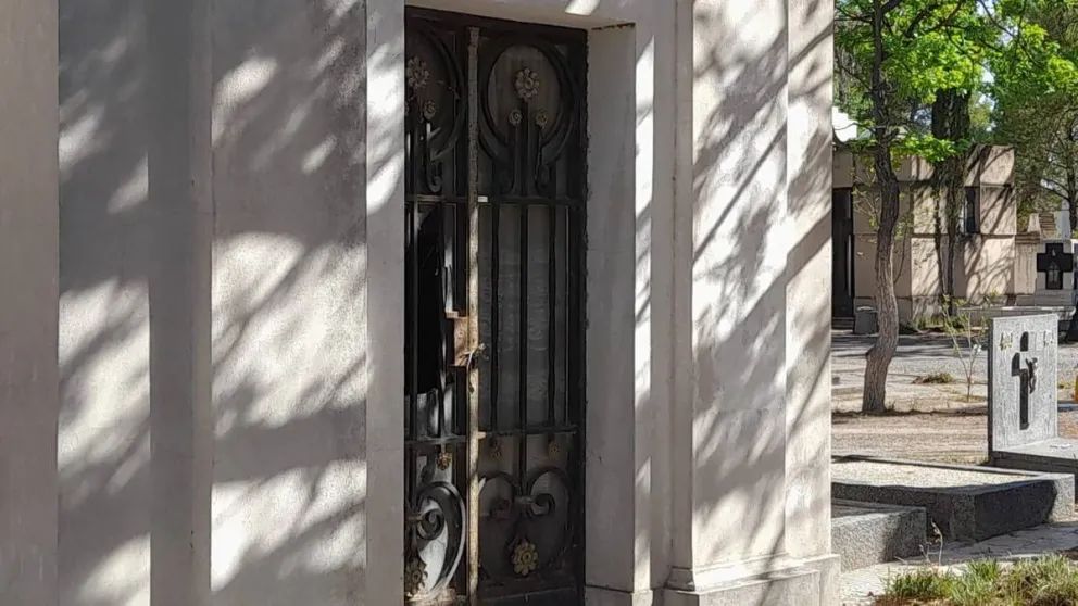Aberrante: profanaron un ataúd y sustrajeron el cráneo de una persona fallecida