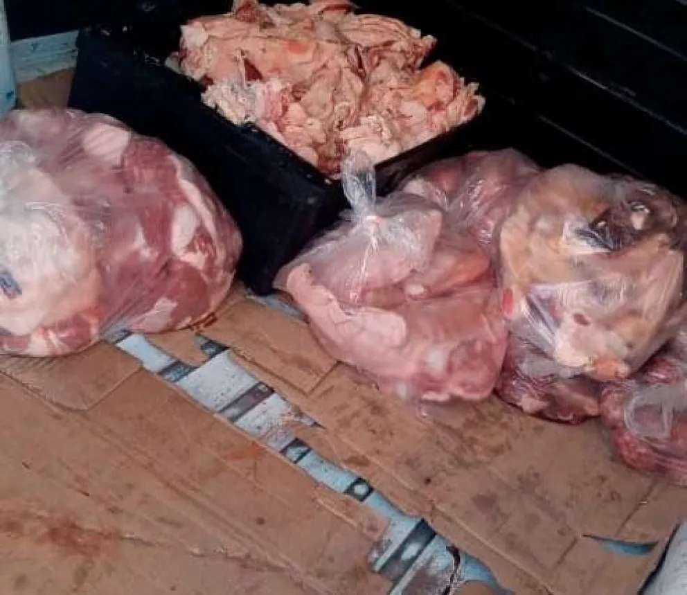 Llevaba 50 kilos de carne sin declarar y lo agarró la policía