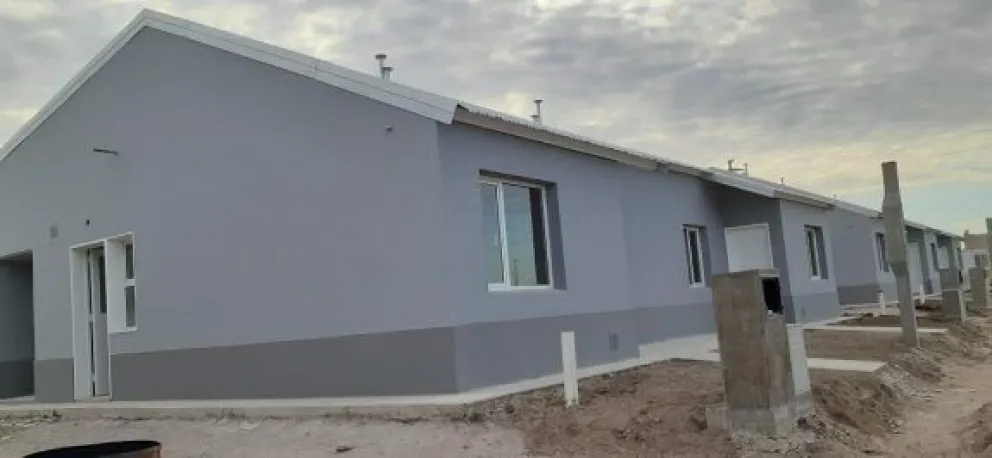 Amparo por las 62 viviendas: concejales de JSRN respaldaron el reclamo de beneficiarios 