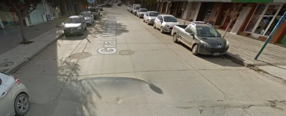 Con un inhibidor le abrieron el auto, le sacaron la notebook y pide ayuda para recuperarla