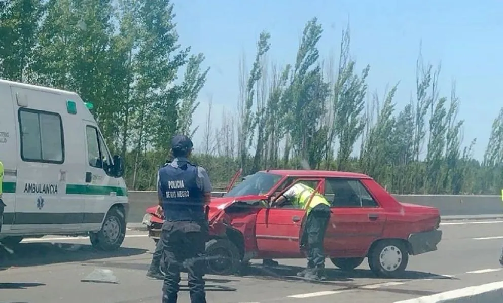 Choque múltiple sobre Ruta 22: una mujer debió ser hospitalizada