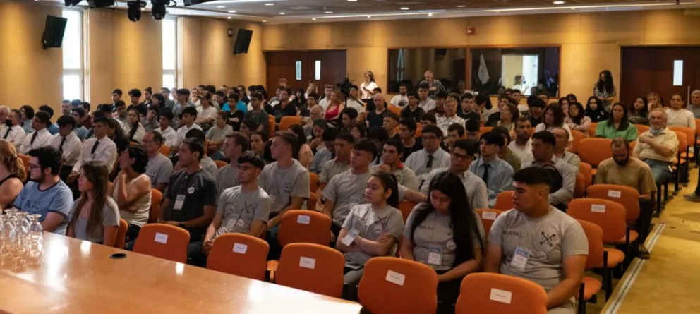 Estudiantes roquenses expusieron su proyecto de innovación agrícola en Buenos Aires