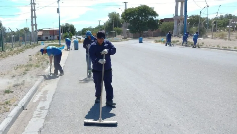Operativo de limpieza en calles y plazas de la ciudad