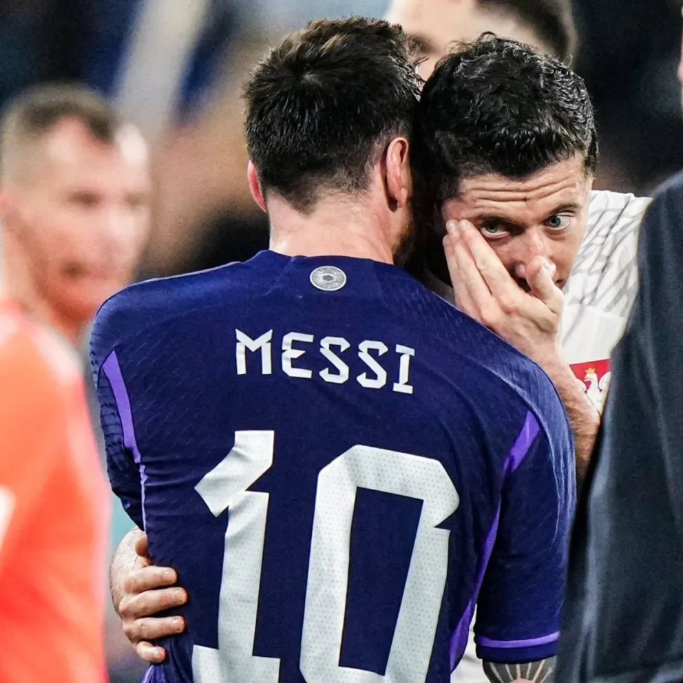 Lewandowski contó que fue lo que le dijo a Messi en el final del partido