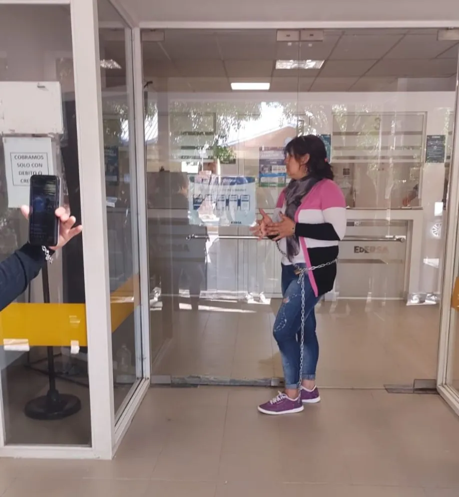 Se encadenó a Edersa por las facturas de $1 millón: desde la empresa aseguran que los montos se deben a multas