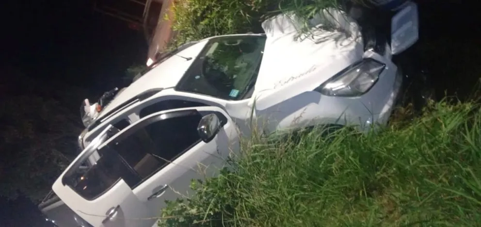 Un irresponsable terminó dentro de un canal por manejar alcoholizado 