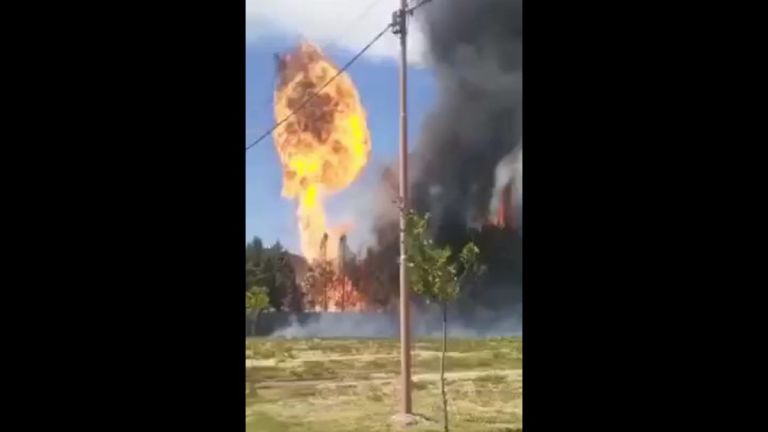VIDEO: Tremenda explosión en una empresa de polietileno de Roca